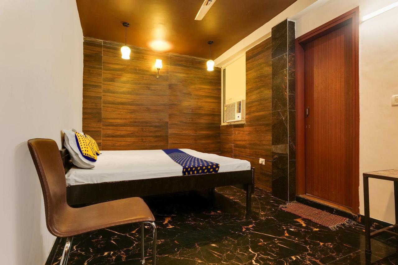 Oyo Flagship 81486 Hotel Mahalaxmi Guesthouse New Delhi Eksteriør bilde