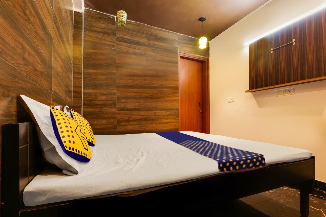 Oyo Flagship 81486 Hotel Mahalaxmi Guesthouse New Delhi Eksteriør bilde