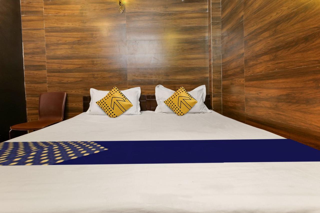 Oyo Flagship 81486 Hotel Mahalaxmi Guesthouse New Delhi Eksteriør bilde